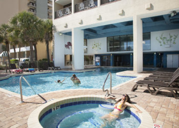 Breakers Outdoor Pool and Hot tub
