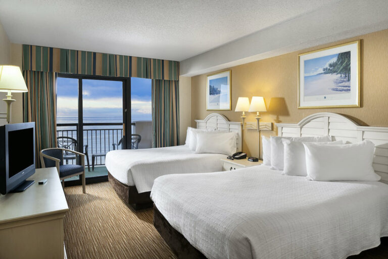 Paradise Tower - Oceanfront 3 Bedroom Condo Bedroom