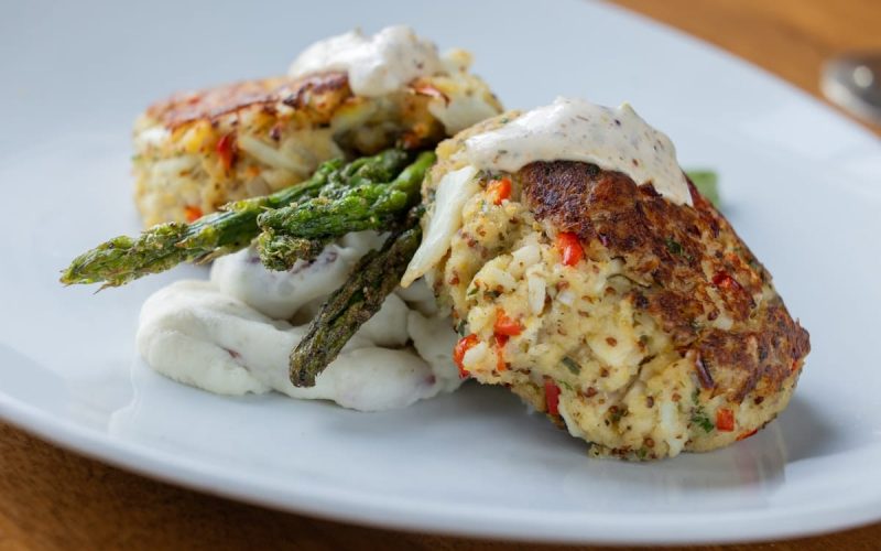 sea-captains-house-crab-cake-dinner-6